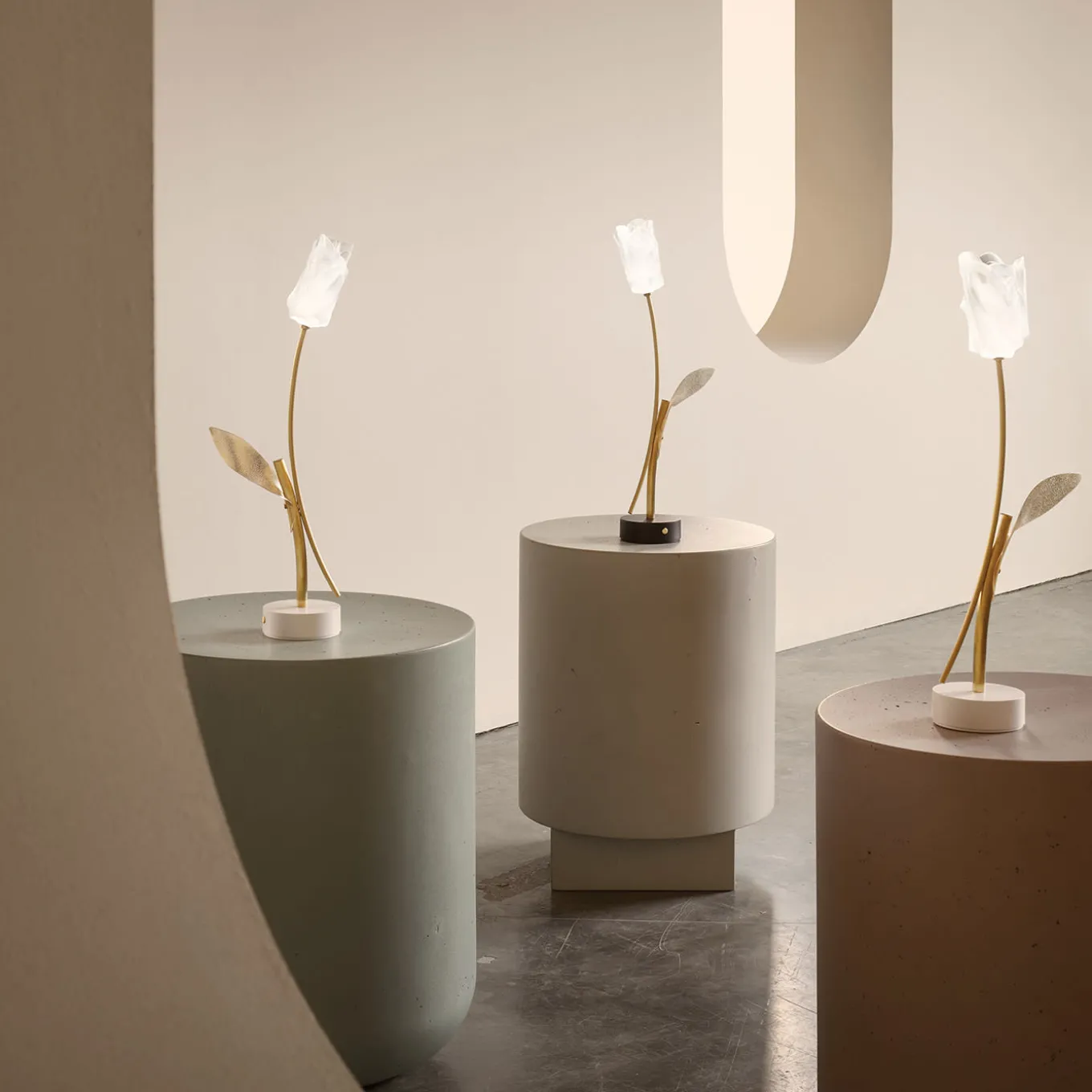 Tulip Black Battery Table Lamp