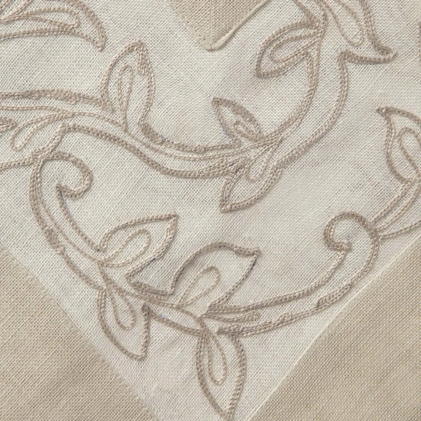 Vasari Linen Tablecloth
