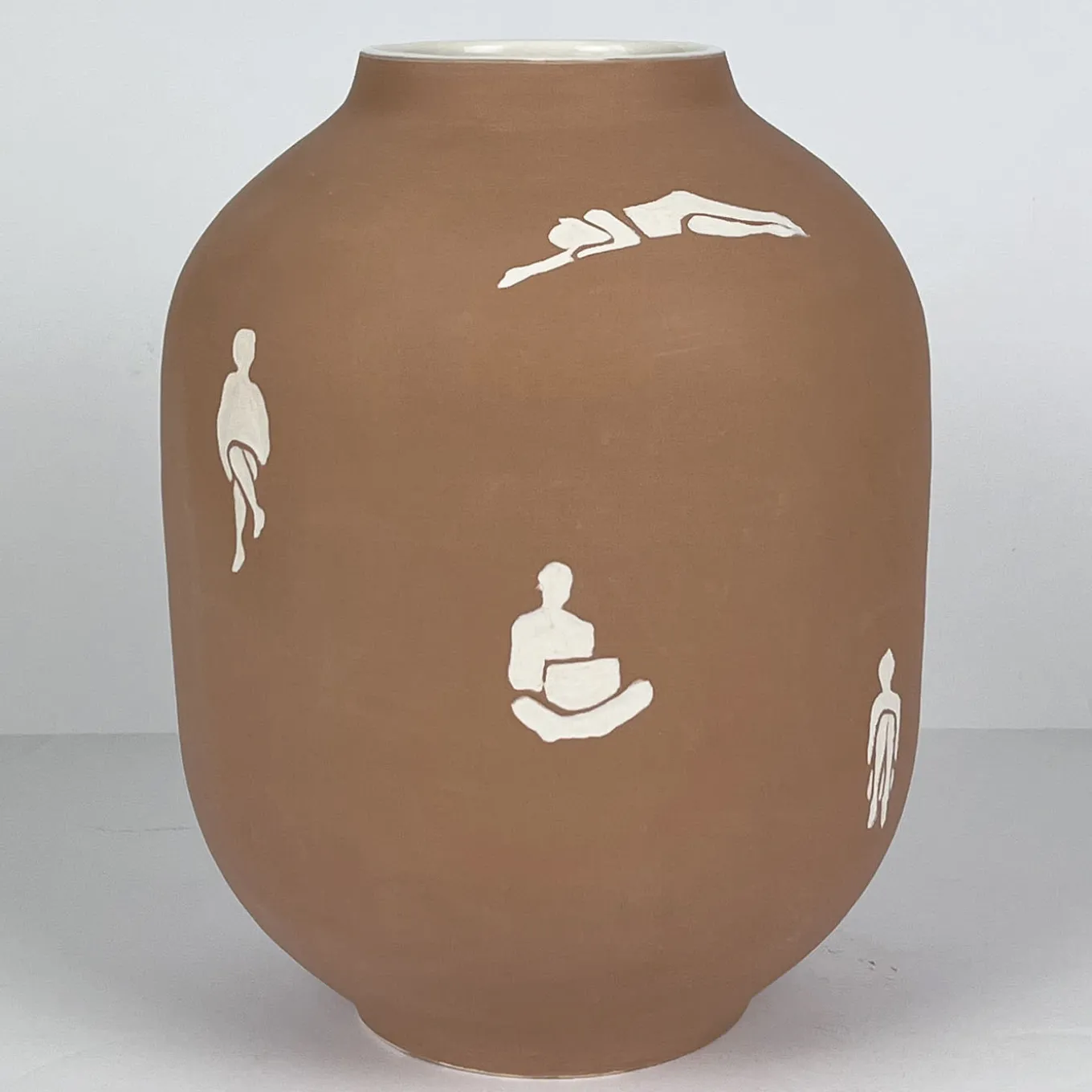 Vaso con Figure White and Beige Vase