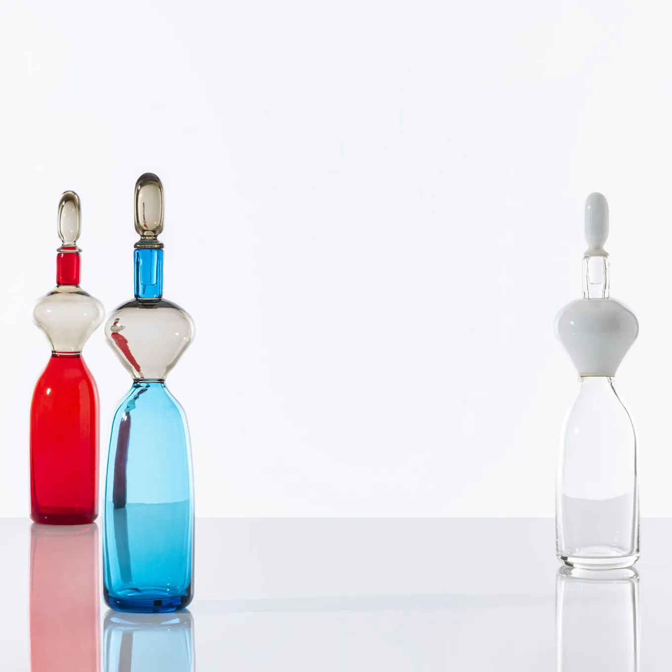 Vecchia Dama Anthropomorphic White Glass Vase by Gio Ponti