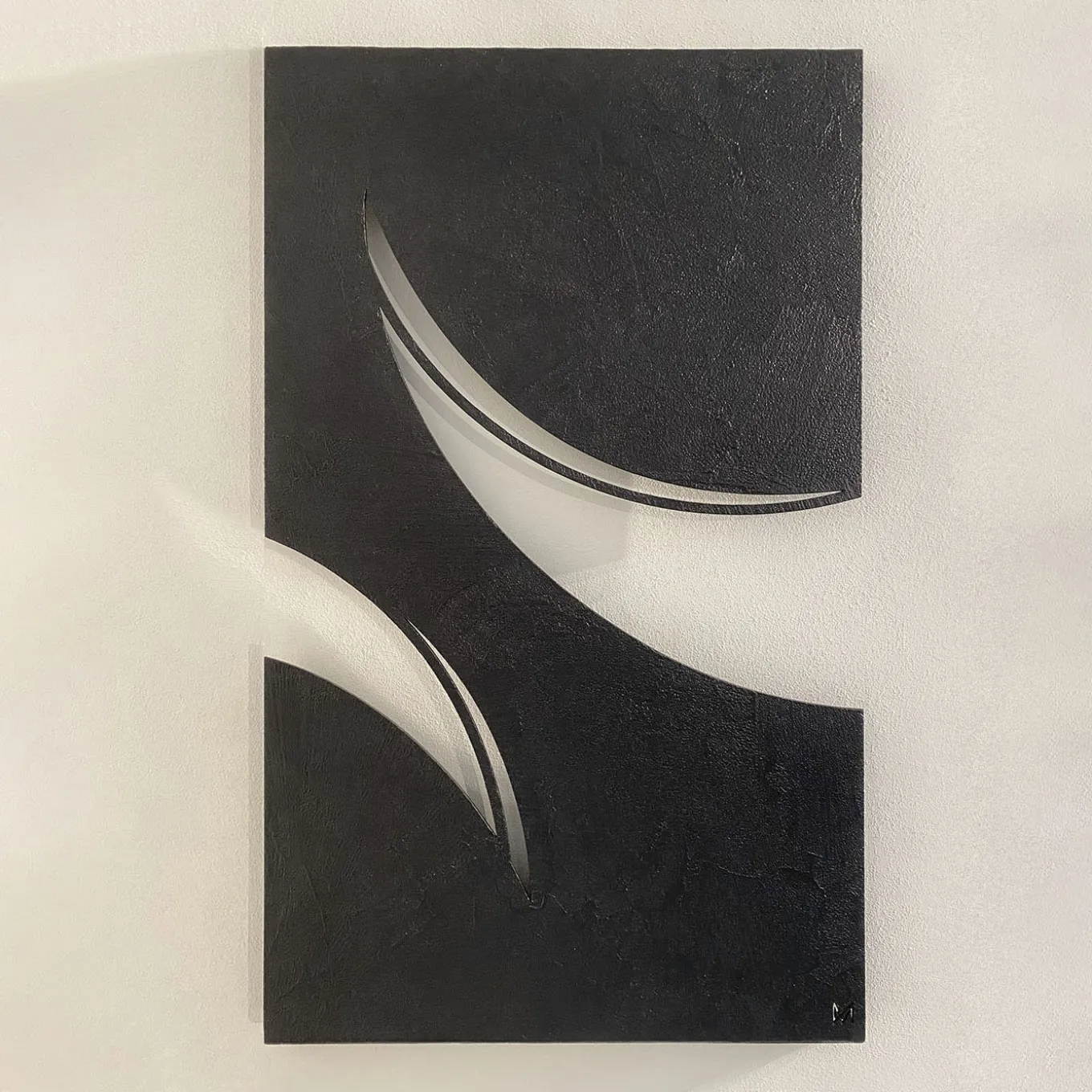 Venti Aluminum Resin Sculpture