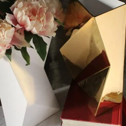 Verso A Gold Vase by Antonio Saporito