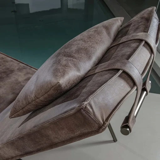 Vintage Brown Leather Chaise Longue