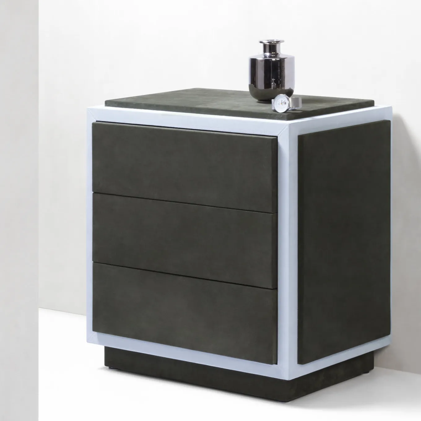 Vittoria Small Chest of Drawers