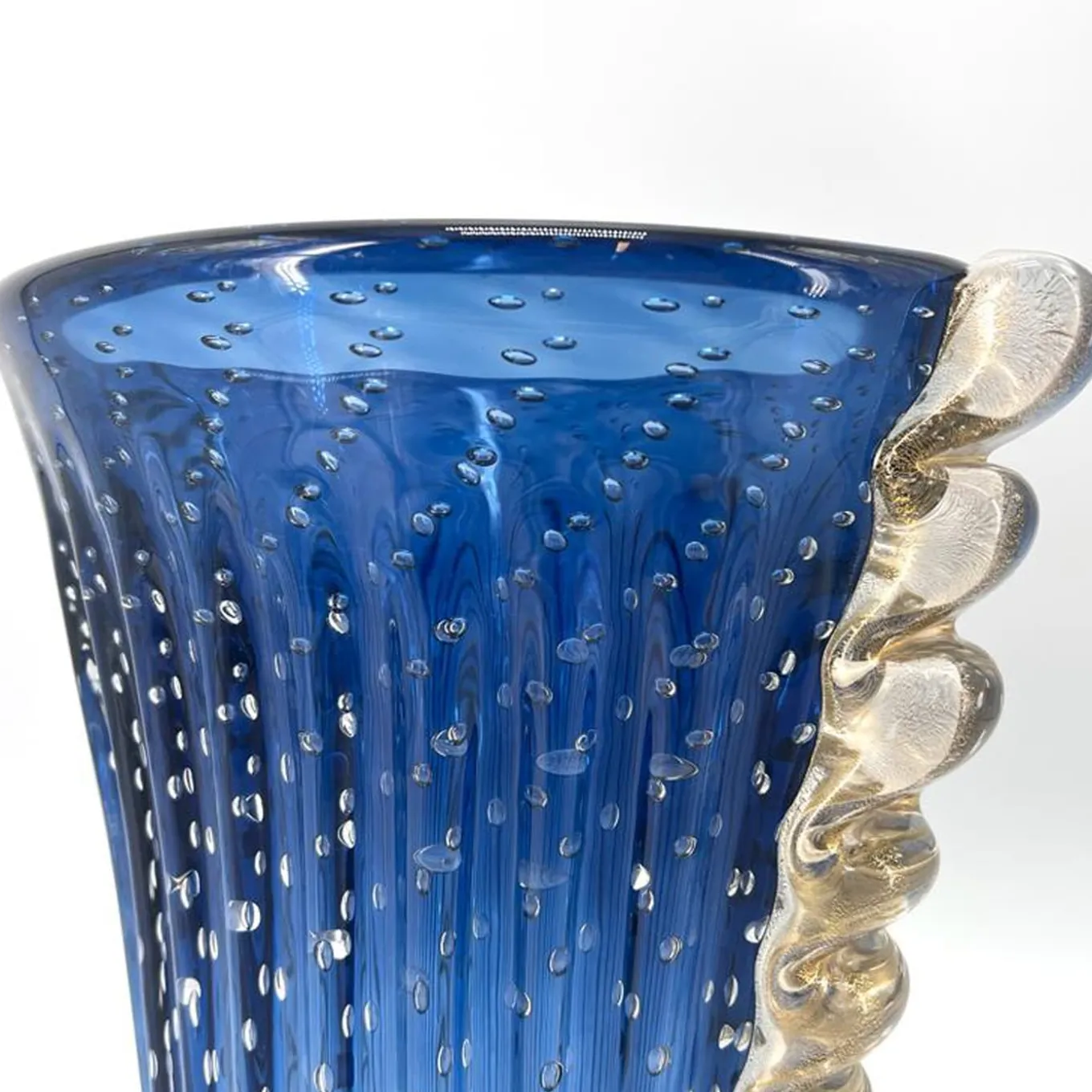 V-Shaped Submerged-Balloton Navy-Blue & Transparent Vase