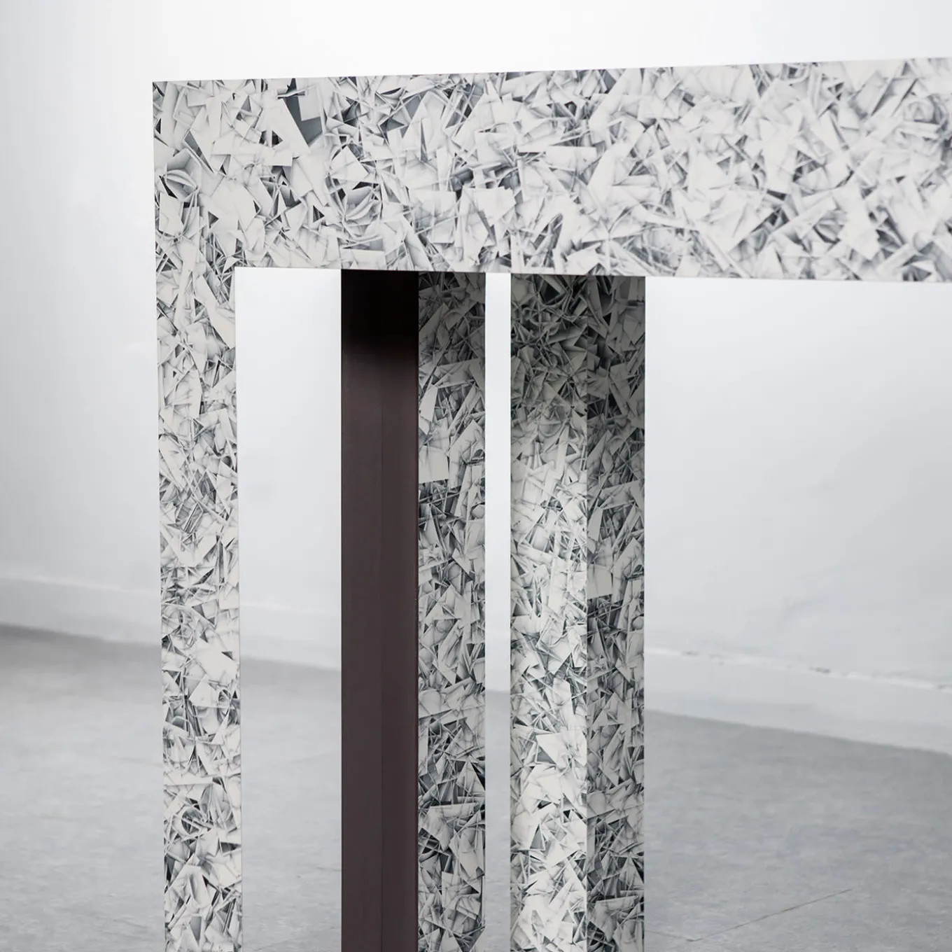 Vuoto Cubista Console