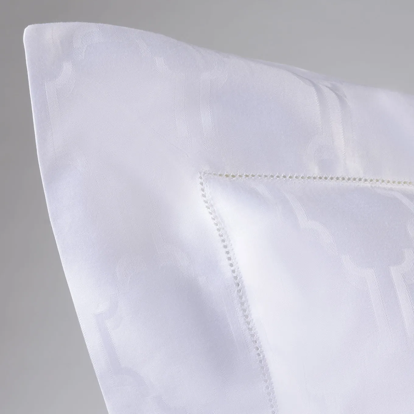 Waldorf Large Patterned White Pillowcase