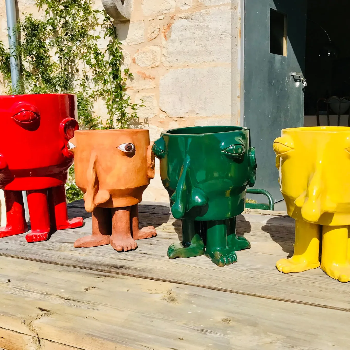 Walking Head Medium Green Flower Pot