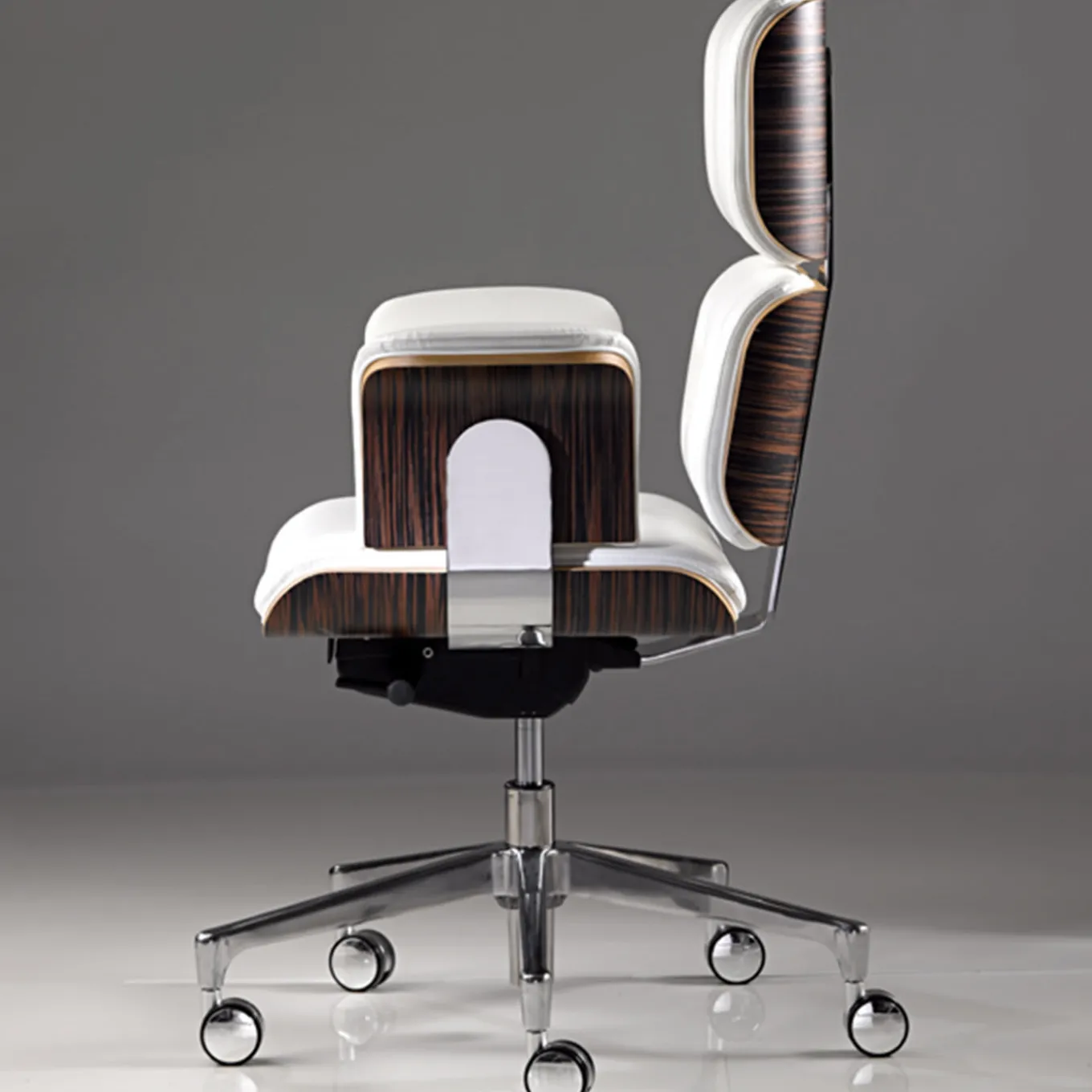 White Armadillo/2 Swivel Armchair by Rainer Bachschmid