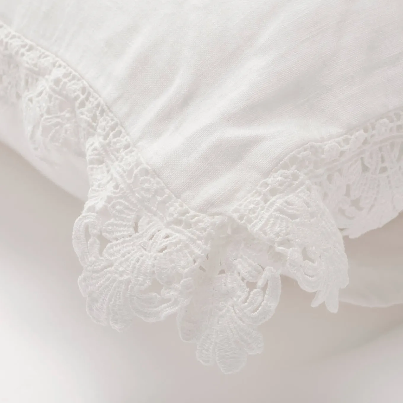 White Linen Bed Set with Sicilian Lace
