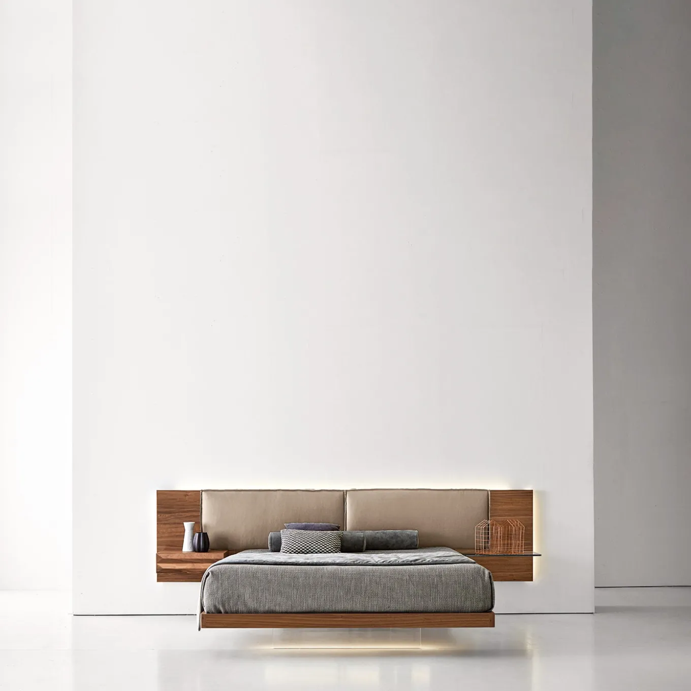 York Soft Stone Leather & Canaletto Walnut Double Bed