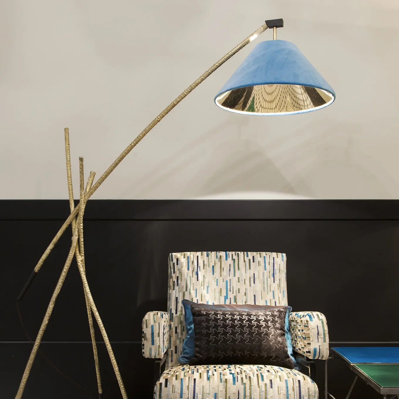 Z611 Floor Lamp