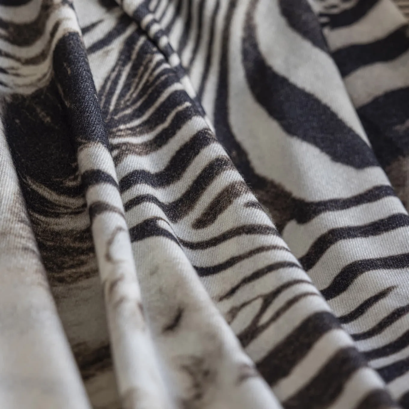 Zebra Suede-Hemmed Patterned Small Blanket